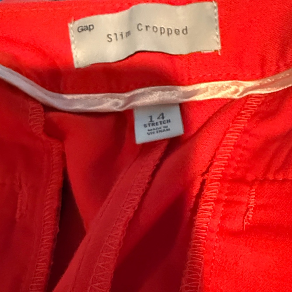 Size 14 Gap SlimCropped Pants